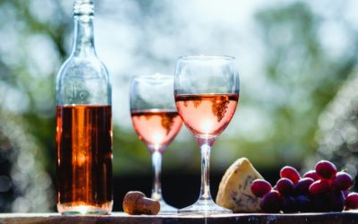 Vins rouges légers à boire frais : tendances et conseils
